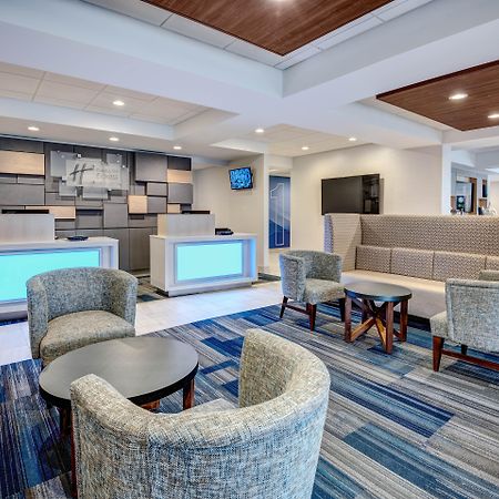 Holiday Inn Express Woodbridge By Ihg Авенел Екстер'єр фото